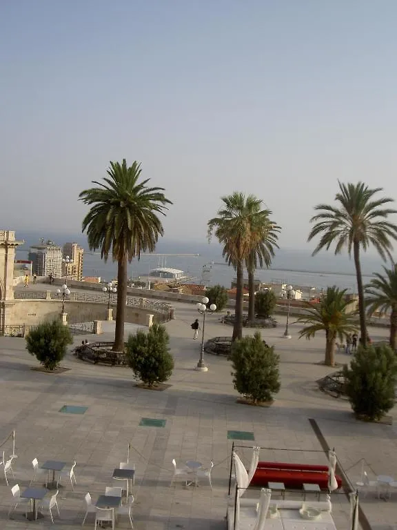 L'Arco Cagliari Bed and Breakfast Bed & Breakfast
